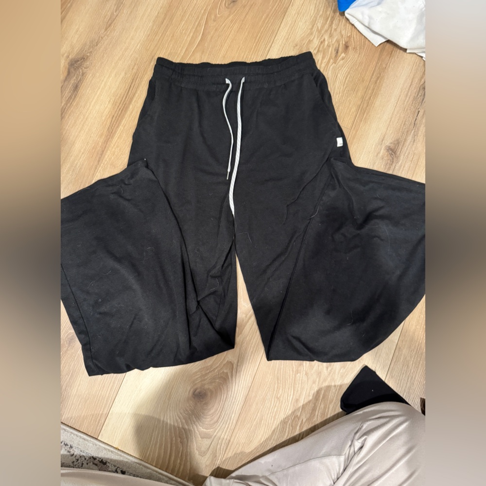Vuori Black Sweatpants Relaxed Fit